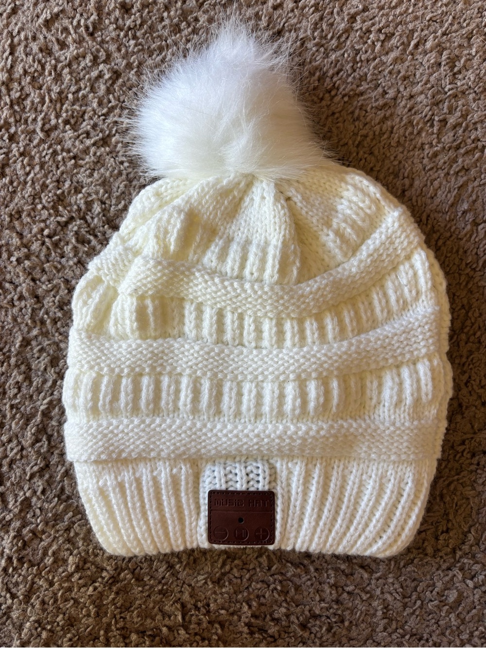 Music Hat Beanie w puffball NWOT